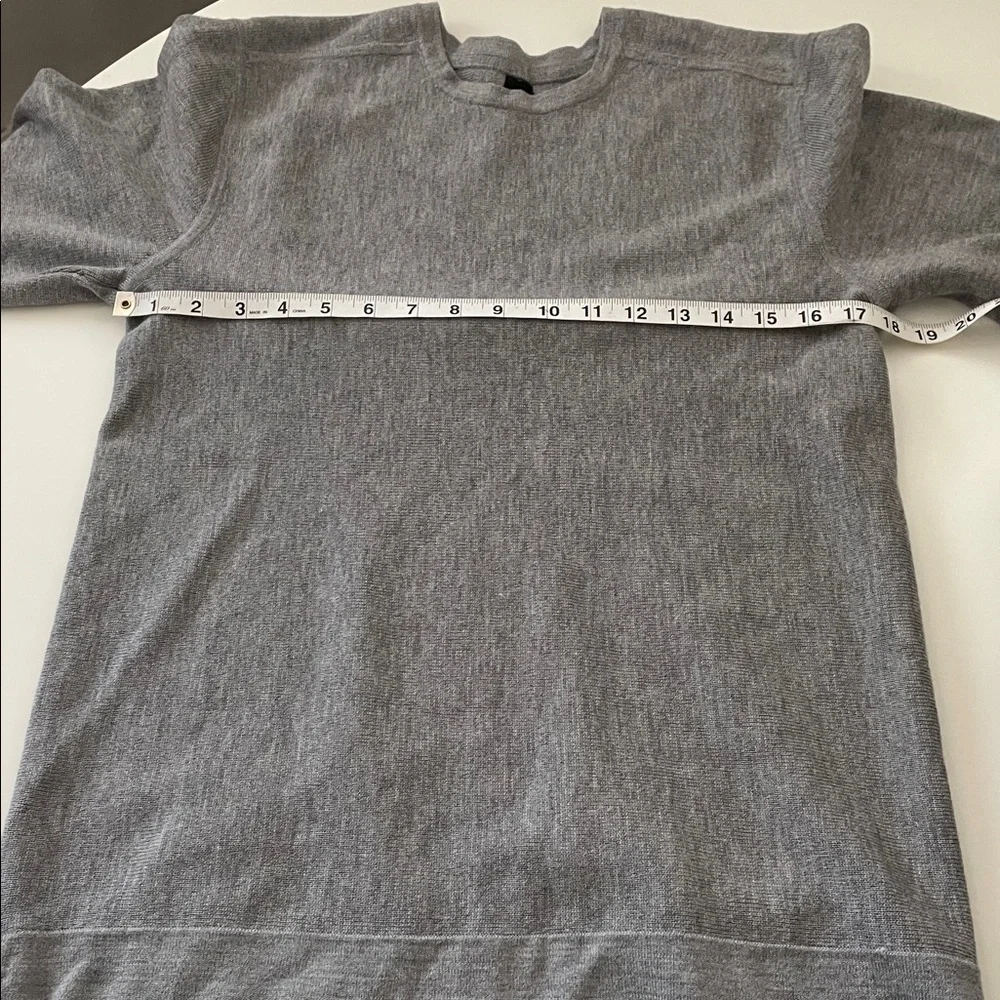 Lululemon Gray Crewneck‎ Sweater Live In Practice Logo Tag See Measurements
